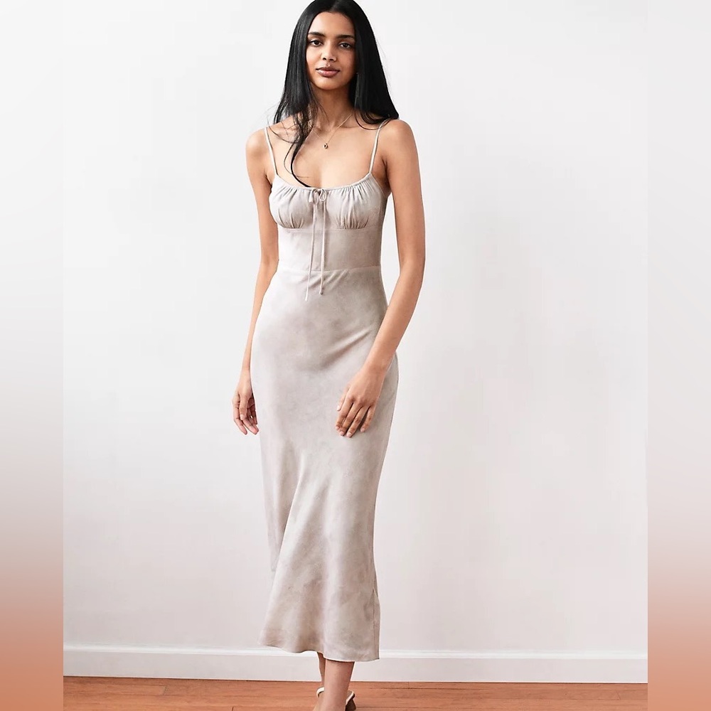 Aritzia Wilfred Bellow Dress